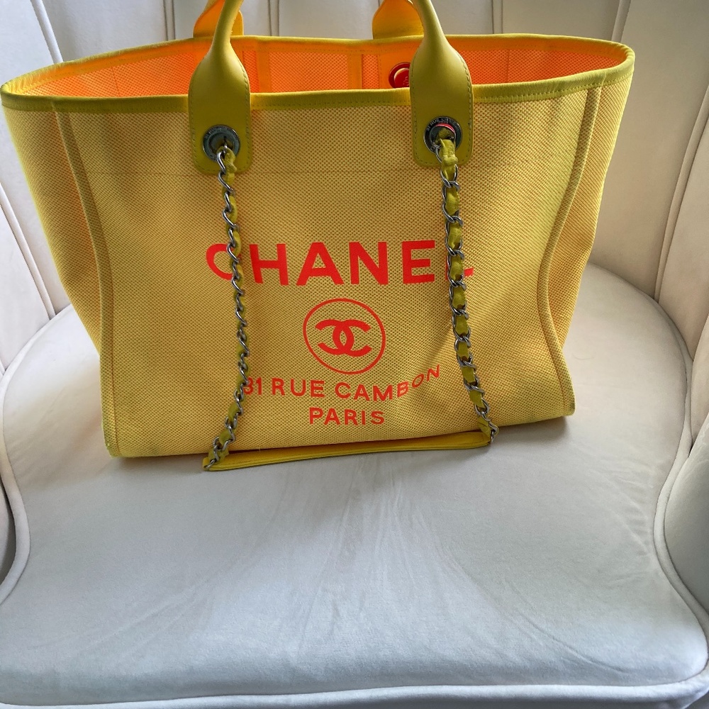 Chanel Deville tote large